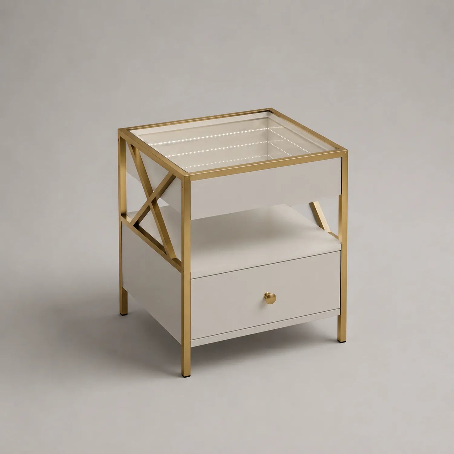 Nachttisch mit Glasoberfläche, Metallrahmen in Gold